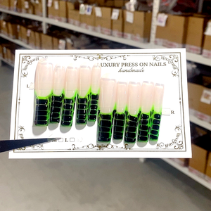 Applicazione di nuovo arrivo unghie finte finte unghie artificiali fatte a mano con colla Design unico scatola di imballaggio - Product Image 1