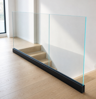 Barrière en verre à profil en U en aluminium, système moderne à fixation au sol, verre trempé, résistant à la corrosion pour terrasse résidentielle