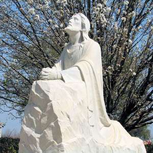 Statue de Jésus lavant les pieds en marbre blanc, sculptée à la main, scène biblique, sculpture religieuse catholique, décoration extérieure pour église et jardin - Product Image 4