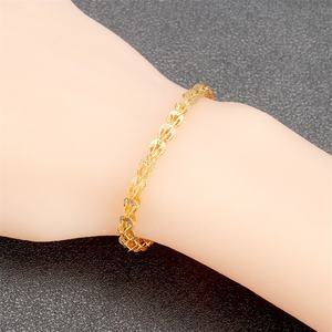 JXX Venta al por Mayor, Pulsera de Eslabones con Dijes de Latón Chapado en Oro de 24k, Diseño Minimalista, Joyería Cooper para Mujer - Product Image 3