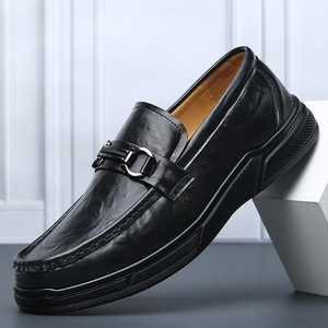 Mocassins de ville haut de gamme pour hommes avec boucle métallique brodée, confortables, à enfiler, antidérapants, pour le bureau et les mariages - Product Image 3
