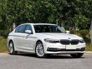 2020款宝马5系525Li豪华版左驾汽油动力中型轿车，配备真皮座椅和单天窗 - Product Image 2