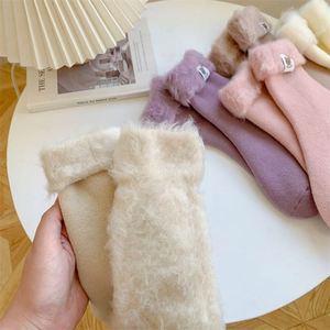 Chaussettes chaudes en cachemire épais pour femme, avec logo personnalisé, nouvelle collection <span class=keywords><strong>2022</strong></span>, couleur bonbon, motif dessin animé, bordure tissée - Product Image 3