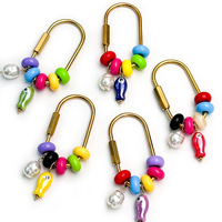 Breloque de sac colorée avec perles plates et rondes, perles enfilées à la main, fermoir en U, porte-clés, joli ornement de sac