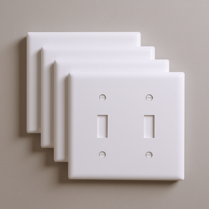 Cubierta de plástico moderna blanca de 2 interruptores para interruptores de luz y enchufes - Product Image 3