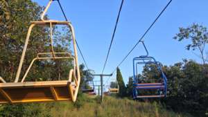 Câble-ferroviaire de fret en fibre de verre pour parcs d'aventure et sites panoramiques, capacité de 4 à 6 personnes, certifié ISO9001, garantie de 12 mois - Product Image 4