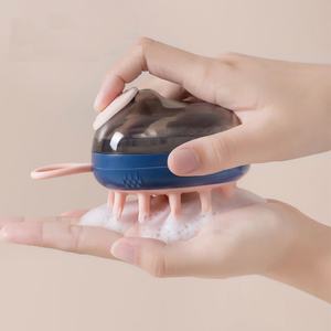 Brosse de massage multifonction en silicone pour le cuir chevelu et les cheveux des bébés, idéale pour la maison et les voyages, avec distributeur de shampoing - Product Image 5