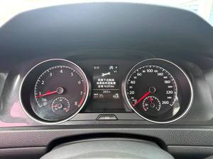 Utilisé pour <span class=keywords><strong>Golf</strong></span> 2018 1.4T Luxe Automatique LHD Essence Euro VI 50001-75000 Miles Vente en Gros Export Russie <span class=keywords><strong>Centrale</strong></span> - Product Image 4