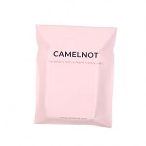 Sac d'expédition en polyéthylène rose sur mesure avec logo, fermeture robuste, imperméable, emballage écologique pour coursier - Product Image 1