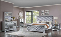 Lit King Size Traditionnel en Bois Rembourré Style Luxe Léger avec Tête de Lit Miroir Capitonnée en Cristal LED et Ensemble de Meubles de Chambre