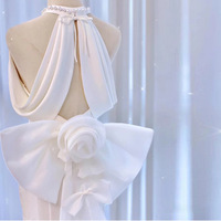 Robe de mariée sirène à col licou, style simple et élégant, en satin français blanc, avec traîne et voile, pour cérémonie de mariage