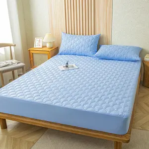 Listo para enviar personalizado impermeable de tela de microfibra almohadilla de colchón acolchado transpirable protector de colchón sábana bajera