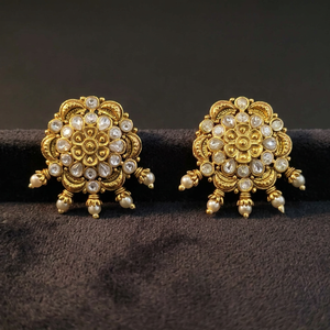 Dernières boucles d'oreilles classiques antiques faites à la main de qualité export avec placage or mat 233095 - Product Image 4