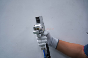 หัวเลเซอร์ไฟเบอร์850G น้ำหนักเบาเป็นพิเศษใช้ไฟได้นาน1500W/2000W ระบบระบายความร้อนด้วยน้ำอัจฉริยะสำหรับไม้ - Product Image 4