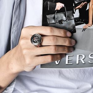 Tendance de la mode européenne et américaine : Bague en acier inoxydable avec portrait de César - Bijoux vintage adaptés aux hommes et aux femmes - Product Image 5