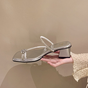 Sandalias de Verano Estilo Playa, Moda Americana, Multifuncionales, con Suela Gruesa y Punta Abierta, Acolchadas para Mujer, Hechas con Materiales Cómodos - Product Image 3