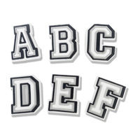 Breloques de chaussures en gros, lettres et chiffres de dessins animés, breloques alphabétiques en caoutchouc PVC souple pour sabots, décorations et accessoires de chaussures