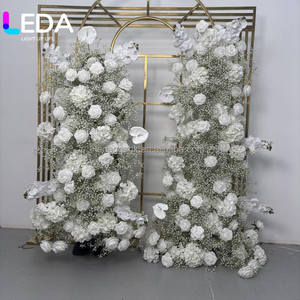 Guirlande florale LEDA de roses blanches et de gypsophiles artificiels – Décoration populaire pour mariages et anniversaires - Product Image 6