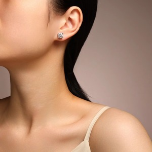 ต่างหูเงินแท้ 925 ประดับมอสซาไนต์ 0.5 กะรัต/ 1 กะรัต/ 2 กะรัต ทรงกลมเจียระไนสวยงาม ระยิบระยับ เหมาะสำหรับใส่ทุกวัน - Product Image 4