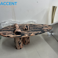 Table basse en fibre de verre (FRP) peinte à la main, motif bois de burl, sculpture ovale irrégulière, table centrale à 3 pieds cylindriques, dôme pour galerie