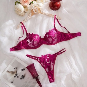 Completo Intimo <span class=keywords><strong>Sexy</strong></span> da Donna con Ricamo Floreale e Pizzo Scavato, Reggiseno e Perizoma in Rete Trasparente, Lingerie Modellante Leggera, Idea Regalo - Product Image 4