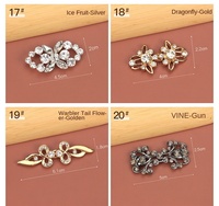 Accessoires de mode polyvalents pour robe de soirée cheongsam, manteau en fourrure et Hanfu, avec motif floral en métal serti de diamants, bouton en forme d'arc et détails de couture