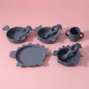 Juego de Alimentación de Silicona para Bebé, Libre de BPA, OEM y ODM, Paquete de 1/2/3/4/5/6/7/8 Piezas, Plato, Tazón, Cuchara, Babero Ajustable, Vaso Abierto, Vaso con Pajita para Bebé - Product Image 5