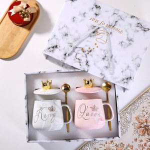 Juego de Tazas de Cerámica Personalizadas con LOGO, Acabado Mármol, para Regalos de Bienvenida, Tazas de Café en Caja, Modelo Mr. & Mrs. - Product Image 1