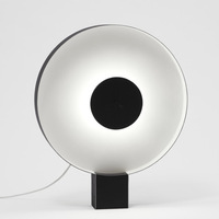 Lampe de table nordique de style designer pour hôtel, salle d'exposition, salon, chambre à coucher, lampe de chevet artistique postmoderne, lampe de table d'ameublement doux