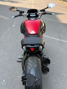 Oferta Especial: Motocicleta Ducati 1 Monster 1200CC, Refrigerada por Agua, Bicilíndrica, Premium, Potente, Estilo Cruiser - Product Image 6