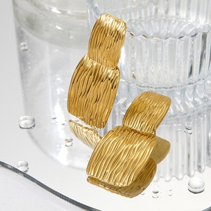 Boucles d'oreilles rectangulaires géométriques en acier inoxydable 316L, texture métallique antirouille, bijoux personnalisés, cadeau - Product Image 6