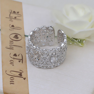 แหวนเงินแท้ S925 ทำมือ ดีไซน์แบบเปิด สามารถถอดเปลี่ยนได้ แหวนลูกไม้สไตล์วังสำหรับผู้หญิง ชุดเปล่าสำหรับใส่ไข่มุก 5-7 เม็ด รุ่น 2847 ชุบทอง - Product Image 3