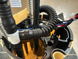 热销高品质 UC2J1335XB 燃油泵 UC2J1335XA 适用于马自达 BT-50 2006- 和福特 Ranger <span class=keywords><strong>2.2</strong></span> 3,2 - Product Image 2