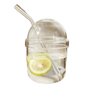 Manico creativo riutilizzabile meno tazza in vetro resistente al calore con coperchio in vetro e cannuccia - Product Image 1