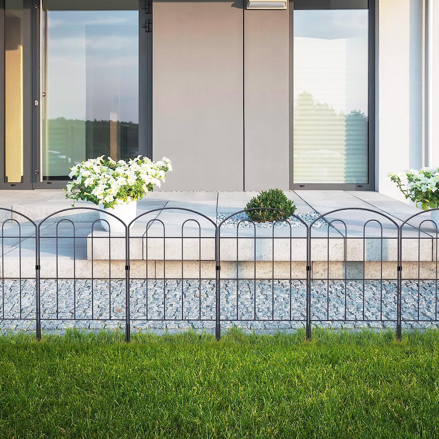 W8 Ground Stake Animal Barrier Rustproof Metal Landscape No Dig Fence Wire Border Patio Bed Fencing Decorative Garden Fence