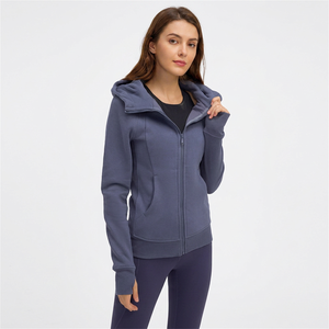 Sweat à capuche zippé d'hiver de haute qualité pour femme, différentes couleurs, capuche en toile imperméable sur le devant, design élégant et tendance, prix raisonnable - Product Image 1