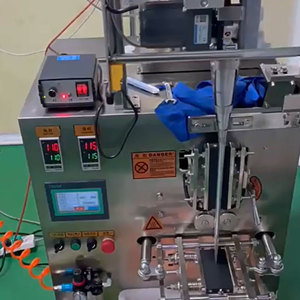 Machine de conditionnement verticale de sac en plastique liquide d'huile de piment SS304 - Product Image 3