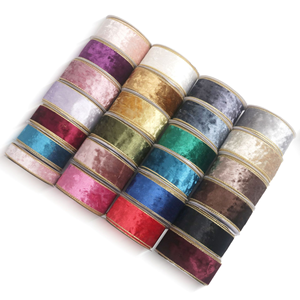 <span class=keywords><strong>Nastro</strong></span> Floreale di Lusso in Grosgrain, Larghezza 63mm (2.5 Pollici), <span class=keywords><strong>10</strong></span> Iarde/Rotolo, Bordo in Filo Dorato Resistente per Decorazioni Matrimoniali e Natalizie - Product Image 2