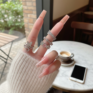 Gran oferta, anillos de banda de titanio minimalistas a la moda, diseño elegante de mariposa serpiente para hombres y mujeres, apertura ajustable - Product Image 2