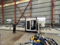 Centro de Procesamiento CNC de 5 Ejes para Corte, Perforación, Fresado y Grabado de Perfiles de Aluminio Integrado para Máquina de Fabricación de Ventanas