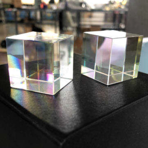 Hotsale Khối Thủy Tinh Pha Lê Hiệu Ứng Cầu Vồng Ánh Sáng Phản Chiếu Kim Tự Tháp Pha Lê Bán Nguyệt Với Mạ Màu - Product Image 3
