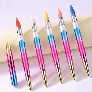 Outil de pointillage pour ongles avec logo personnalisé, manche métallique arc-en-ciel, pointe en cire, pour la pose de pierres précieuses, cristaux et strass, stylo pour manucure et nail art - Product Image 1