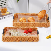 Panier de rangement rectangulaire en PP tressé à bords ondulés avec fonction de drainage pour la cuisine et la salle de bain, idéal pour fruits, pain, gâteaux et présentation de bijoux