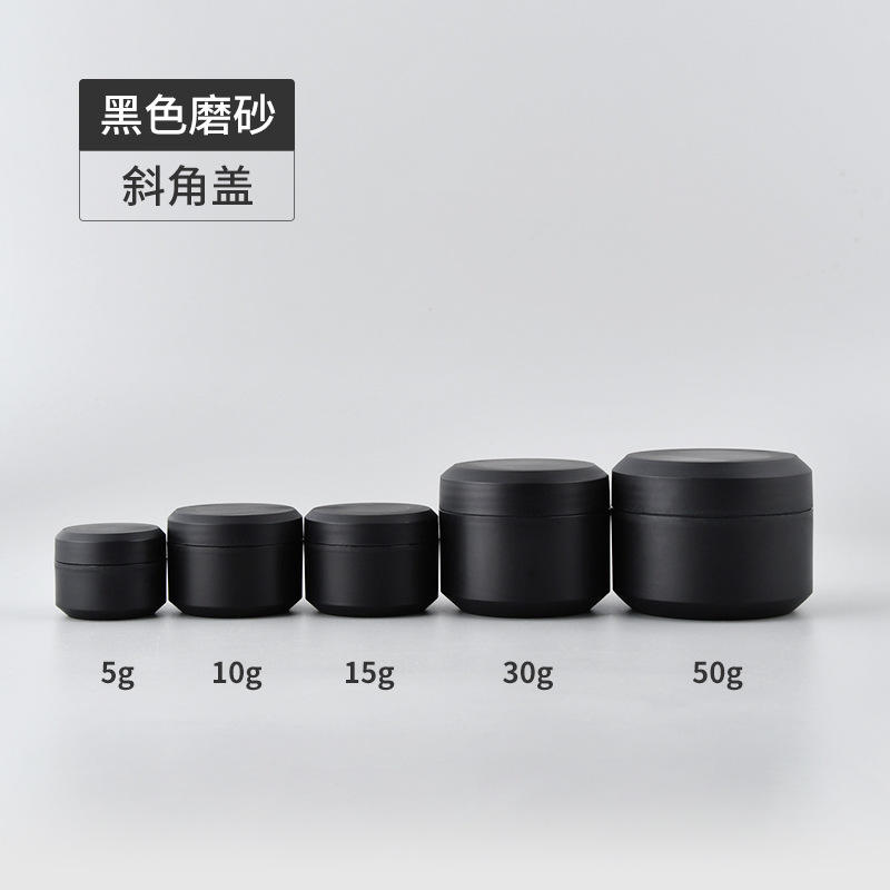 มุมเอียงสีดำฝ้า