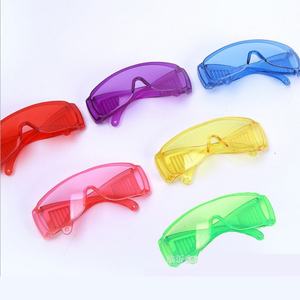 แว่นตานิรภัยสำหรับกีฬาและงานก่อสร้าง ปรับแต่งได้ตามต้องการ ขายส่งจากโรงงานโดยตรง พร้อมเลนส์โพลีคาร์บอเนตป้องกันฝ้าและรอยขีดข่วน - Product Image 6