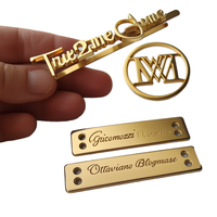 Plaque métallique personnalisée découpée au laser et cousue à la main avec logo, badge carré, pochette et accessoires décoratifs pour la coque arrière