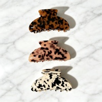 Ume Wholesale Pinces à cheveux en acétate à logo personnalisé, à arche large, à dessus plat, motif écaille de tortue, pour cheveux épais et bruts