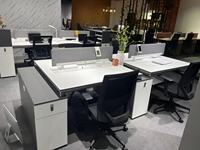Personnel bureau moderne en forme de L poste de travail de gestionnaire de bureau avec armoire haute