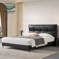 Base de lit moderne de luxe sur mesure en cuir noir de haute qualité pour appartement et villa, avec tête de lit en bois massif