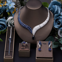 Parure de bijoux de mariée de luxe avec collier serpent émeraude, collier ras-du-cou en zircon cubique, boucles d'oreilles pendantes, bracelet et bague